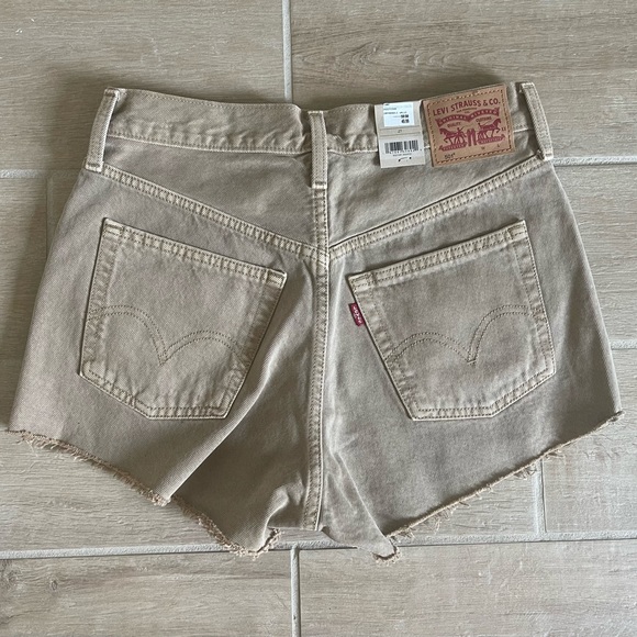 NWT Levi’s 501 High Rise Tan Jean Shorts - Picture 5 of 5